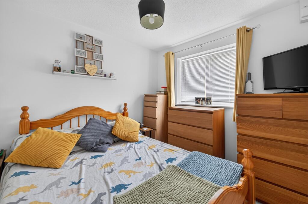 Apartment in Cardiff, Rumney - View 5