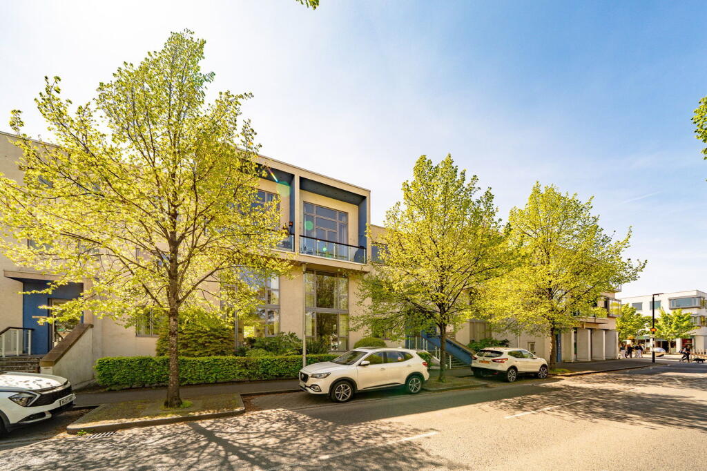 Main image of property: Harbour Road, Portishead, Bristol, BS20 7JW