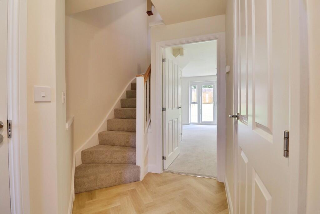 15 Coltishall Way photo 2