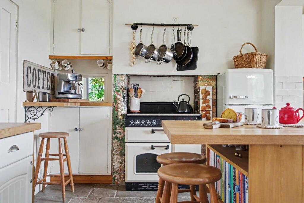 School Lane, Milford on Sea, Lymington, SO41 - View 5