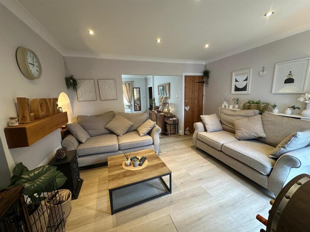 House in Mid Suffolk, Stowmarket - More