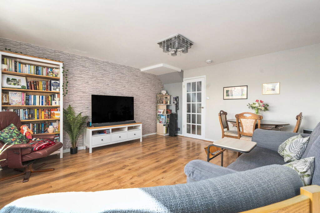 Hawkins Road, Cambridge, CB4 2RD - View 2