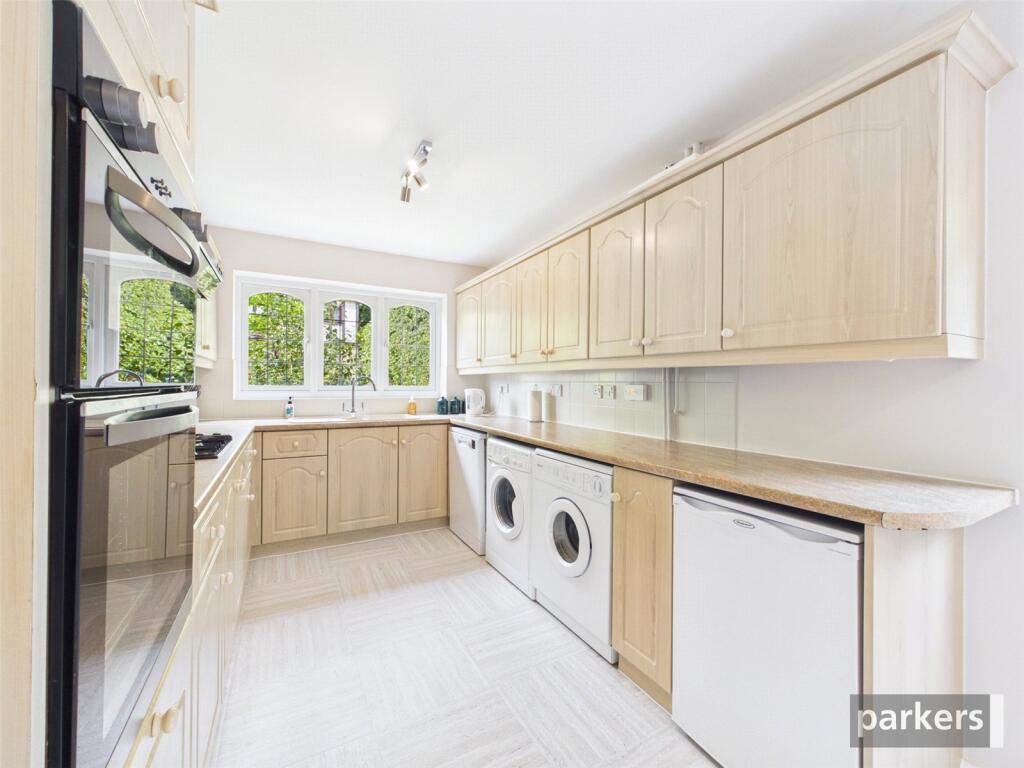 House in Shinfield, Lower Earley, Earley - View 4