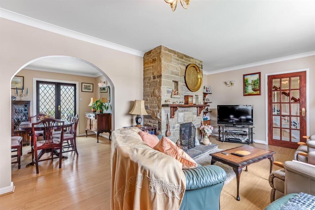 House in Bradford, Esscroft, Burley - View 3