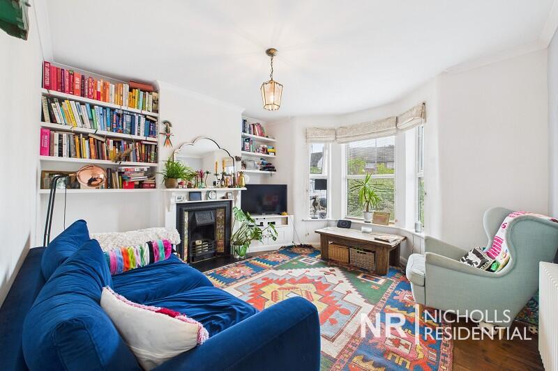 House in London, Royal Borough of Kingston upon Thames - View 3