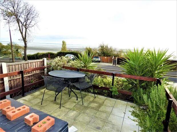 Apartment in Southend-on-Sea - View 3