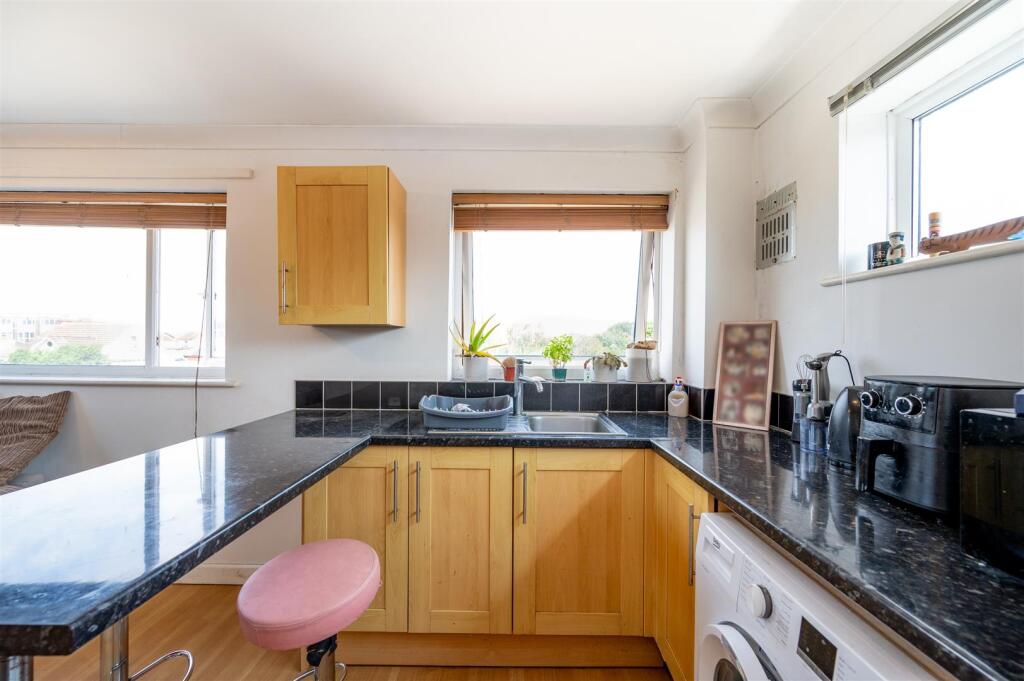 Southwood Road, Hayling Island photo 4