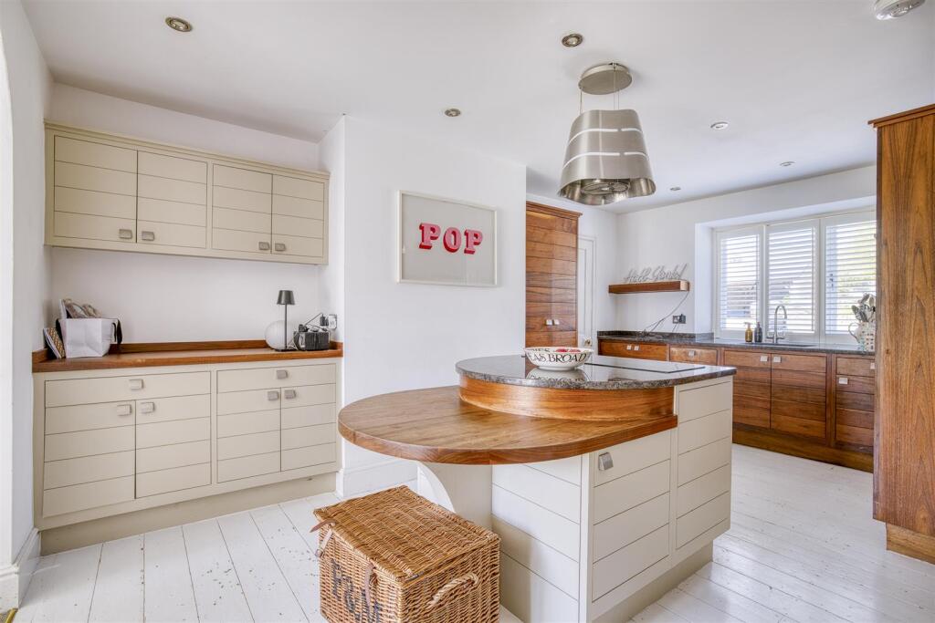 House in Bath - View 4