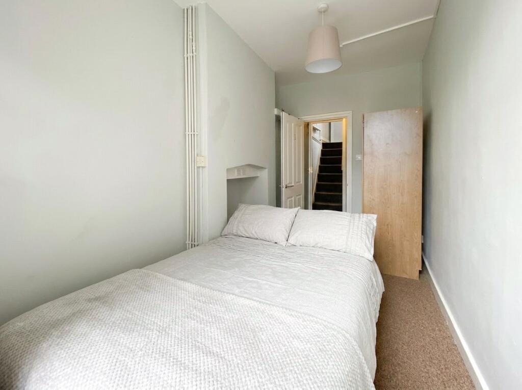 7 bedroom maisonette for rent