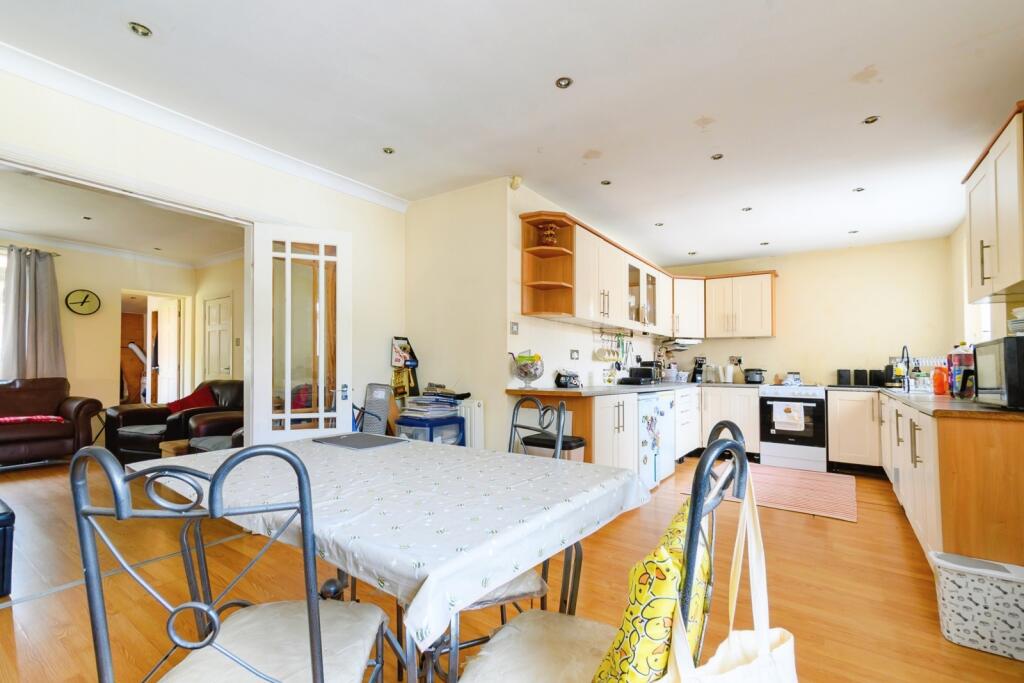 Willow Street, Bury, Greater Manchester, BL9 photo 4