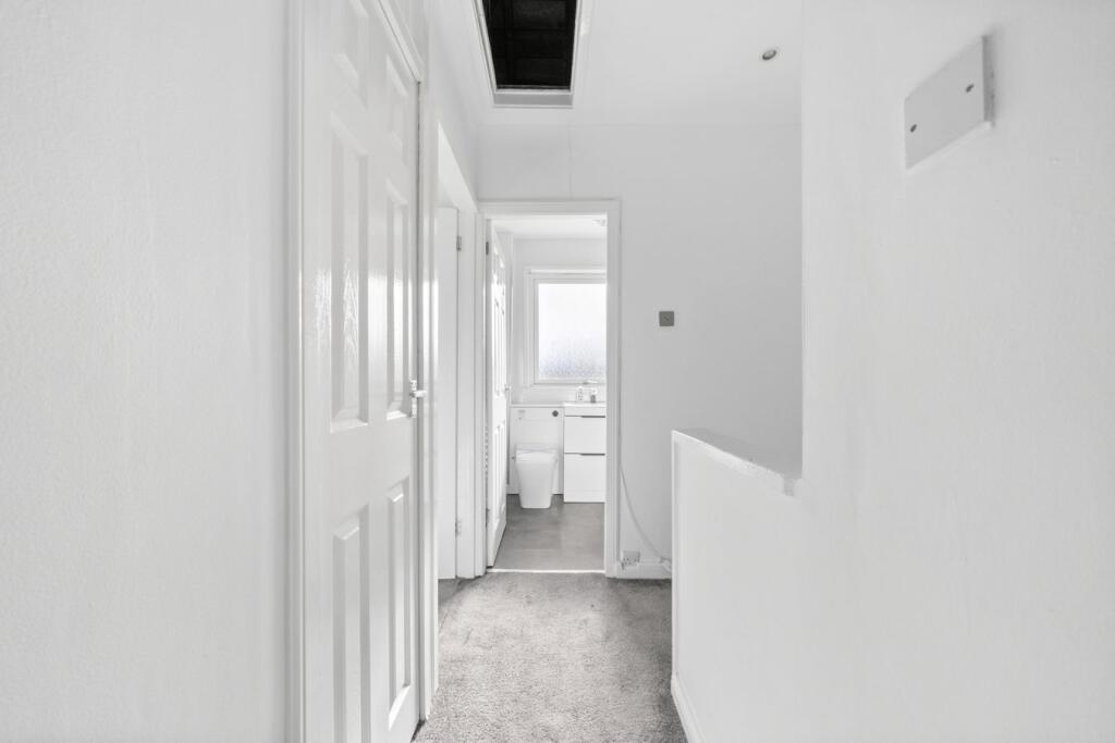 House in Stenhousemuir, Antonshill - View 4