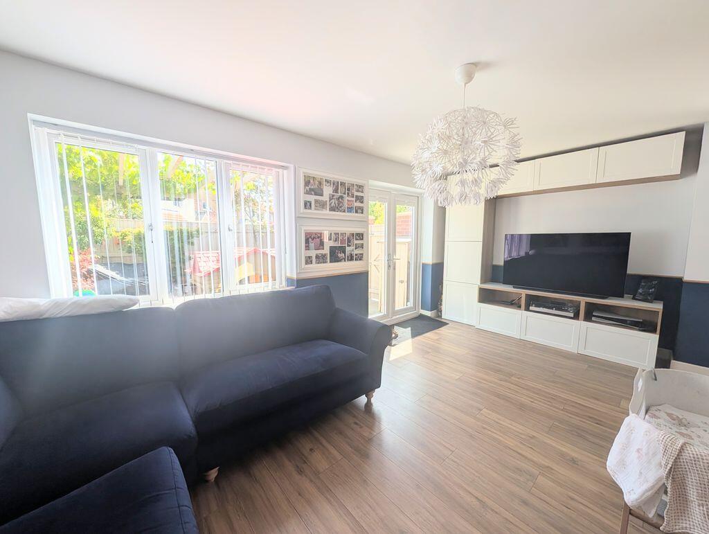 House in Grimsby, New Waltham - More