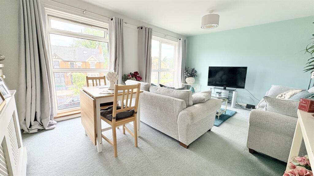 Apartment in Birmingham, Acocks Green - View 4