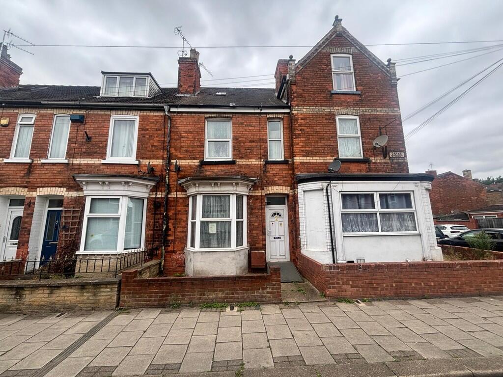 3-bed terraced on Drake street , Gainsborough, £50,000