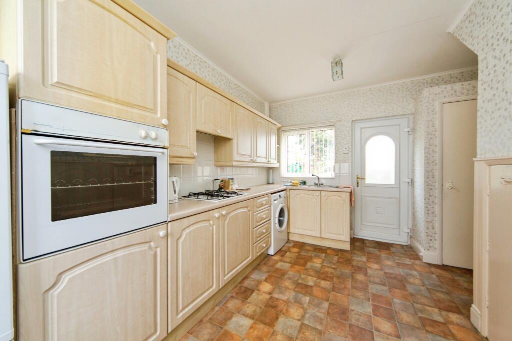 House in Wirral, Liverpool City Region - View 5