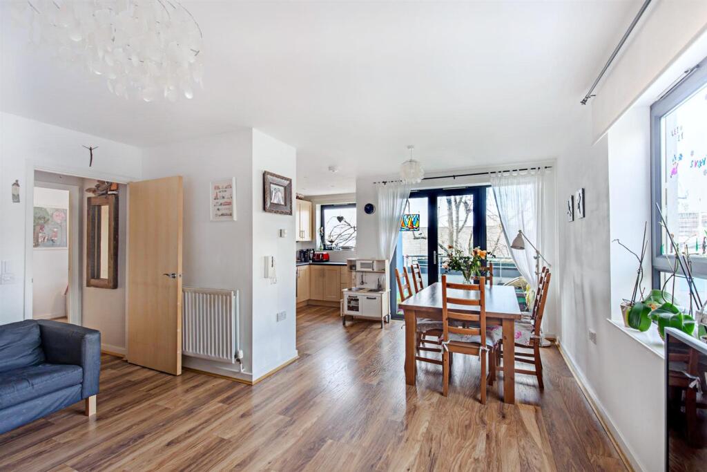 Apartment in London - View 2