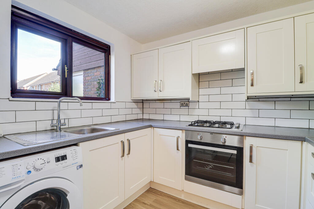 Apartment in St Albans - View 5