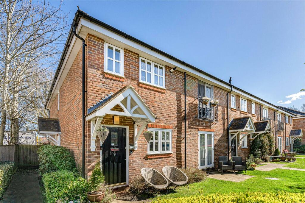 Main image of property: Minister Court, Frogmore, St. Albans, Hertfordshire, AL2