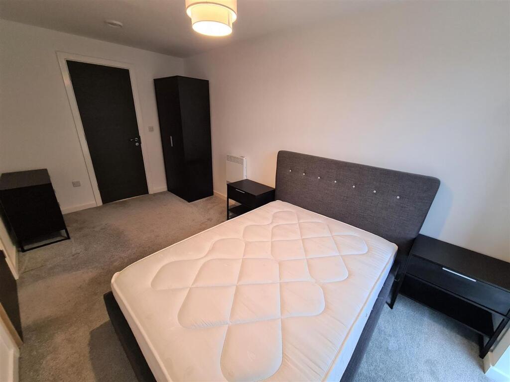 Apartment in Salford, Greater Manchester - More