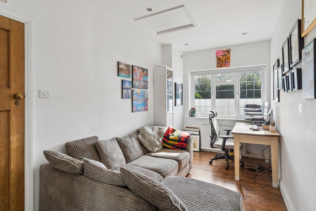 House in Hemel Hempstead - More