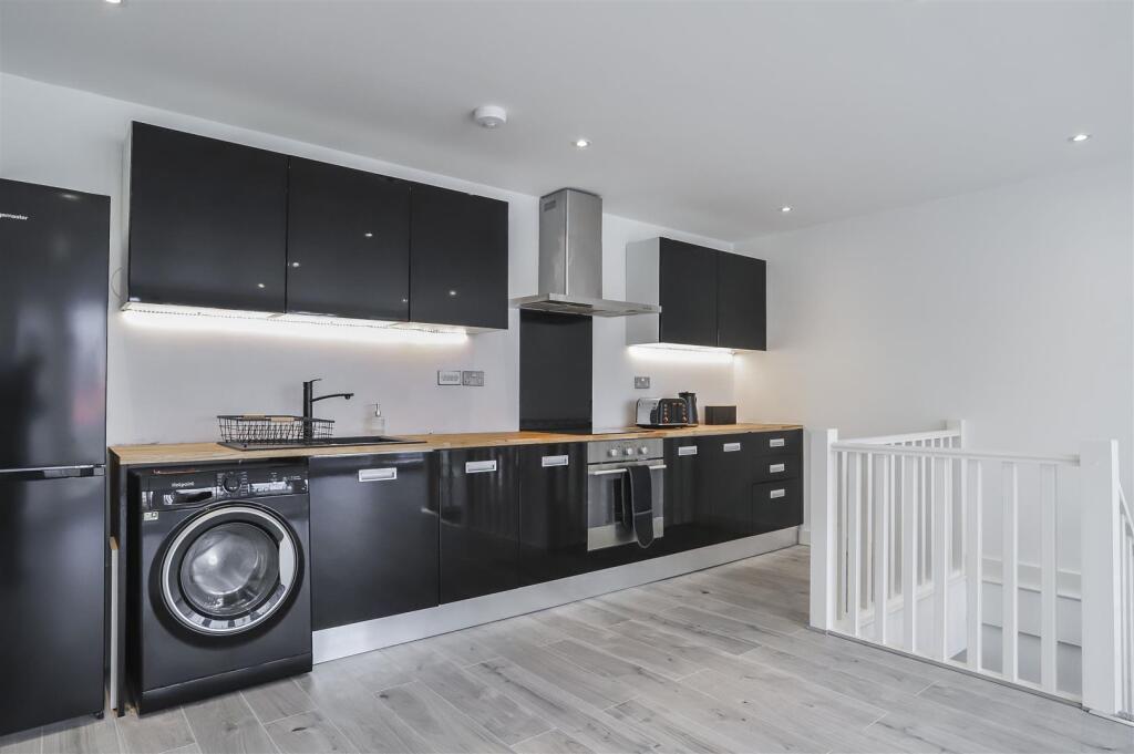 Wharfside Apartments, Prospect Terrace, Bury photo 2