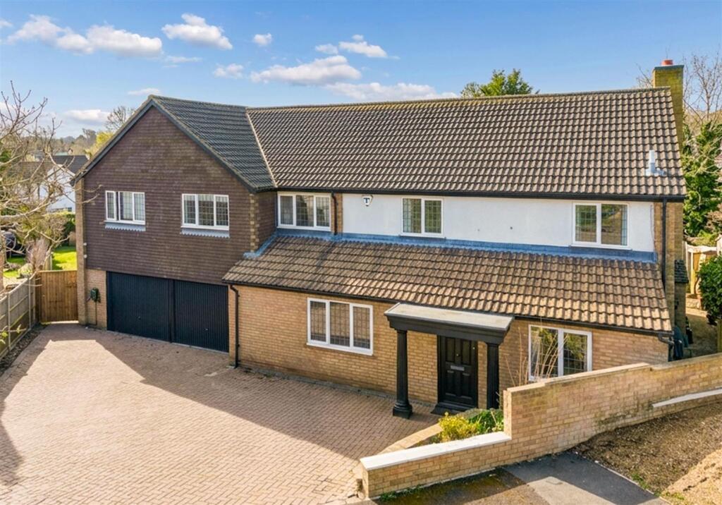 5-bed detached on 14 Beech Avenue, Olney, £1,100,000