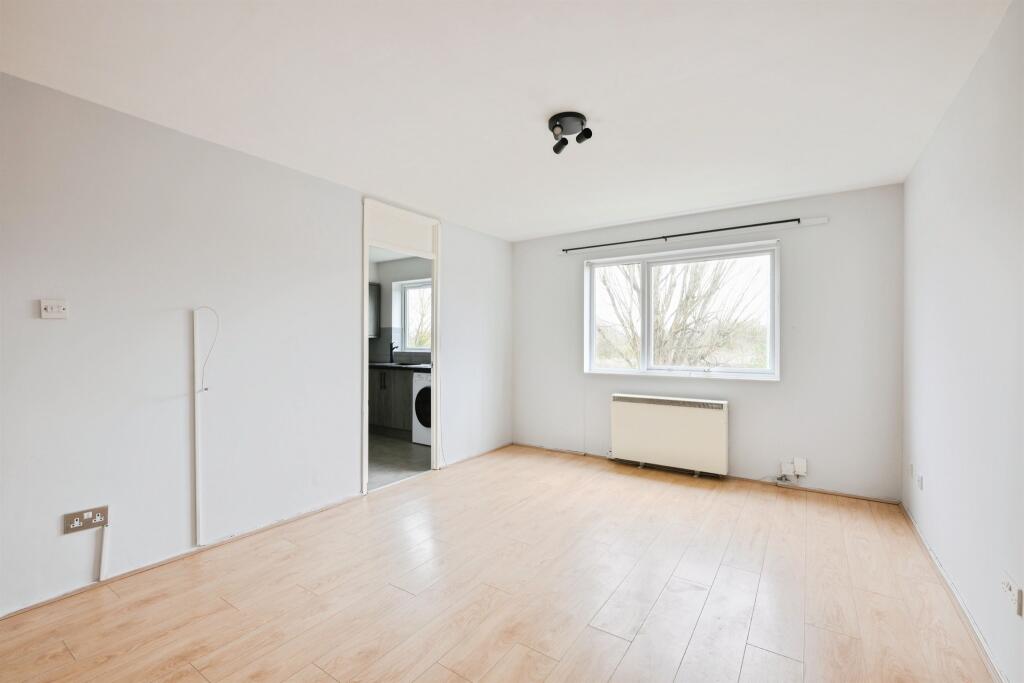 Main image of property: Clyfton Close, Broxbourne