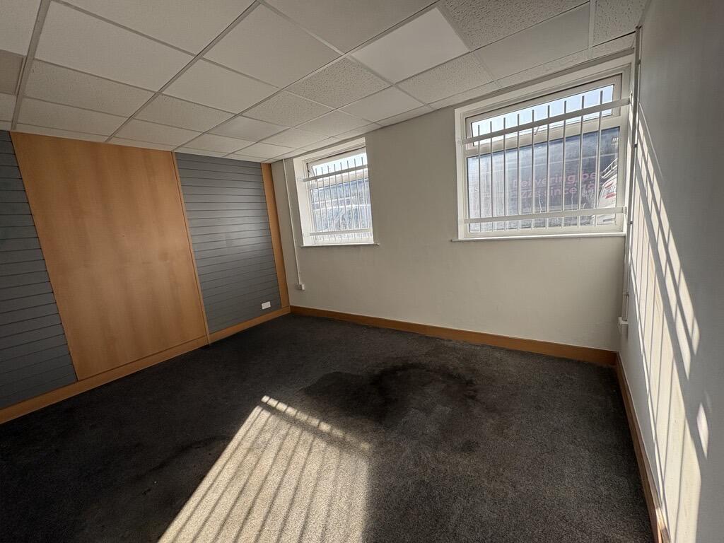 Additional image 3 of Unit 5, Granada Trading Estate, Oldbury, West Midlands, B69 4LH