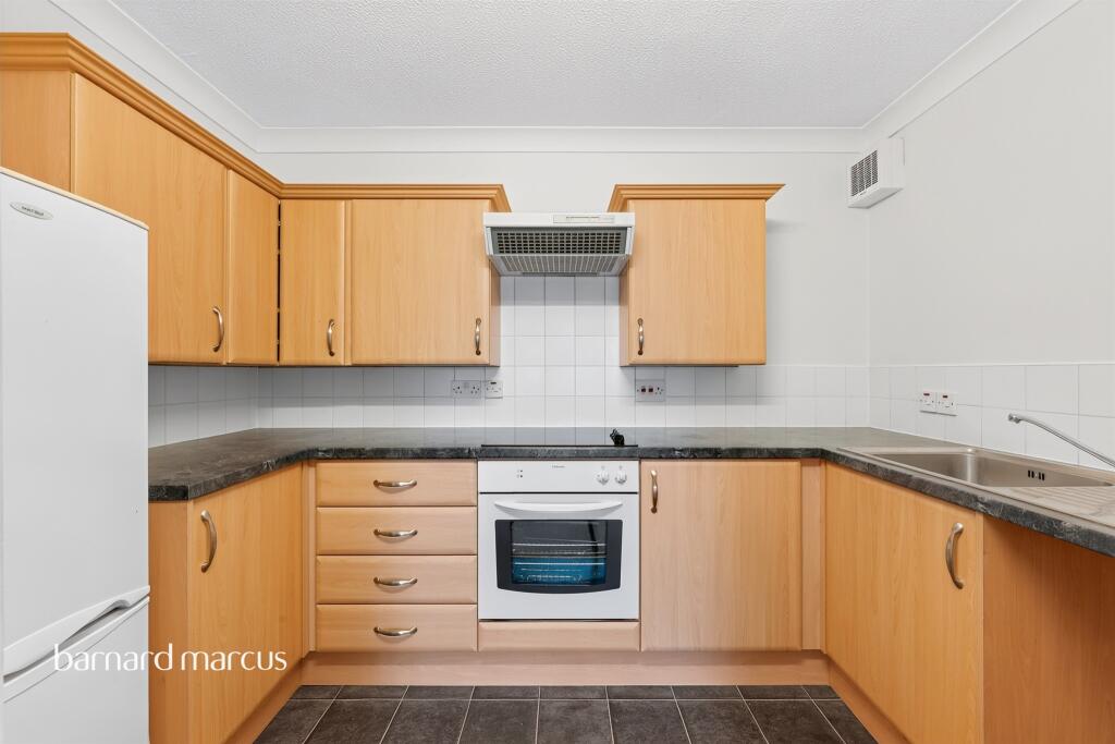 Apartment in Epsom - View 4