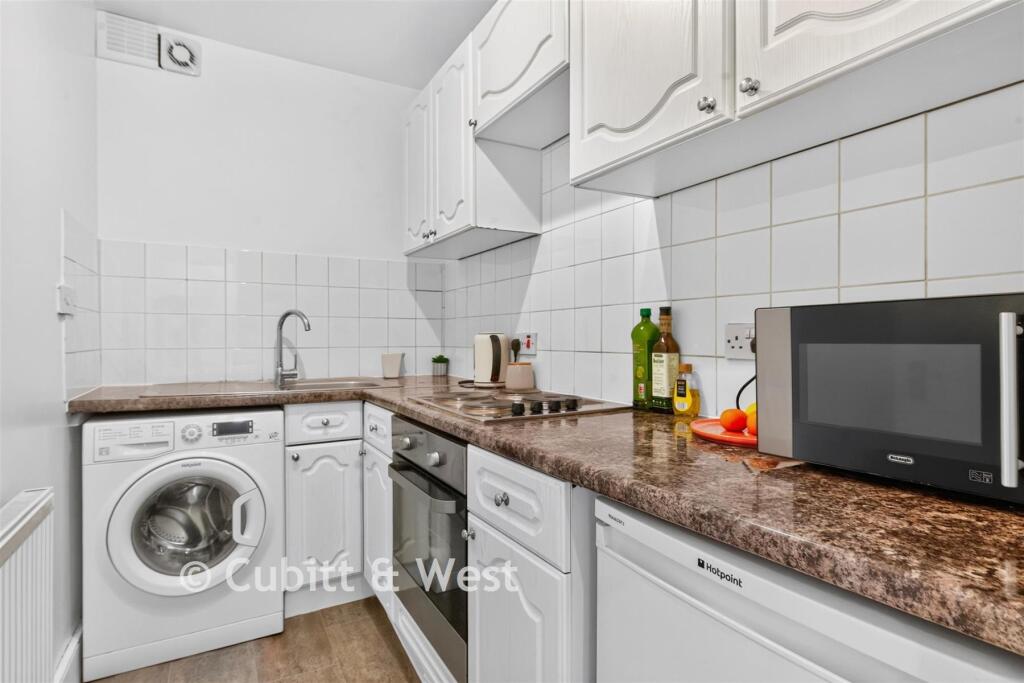 Apartment in London - View 3