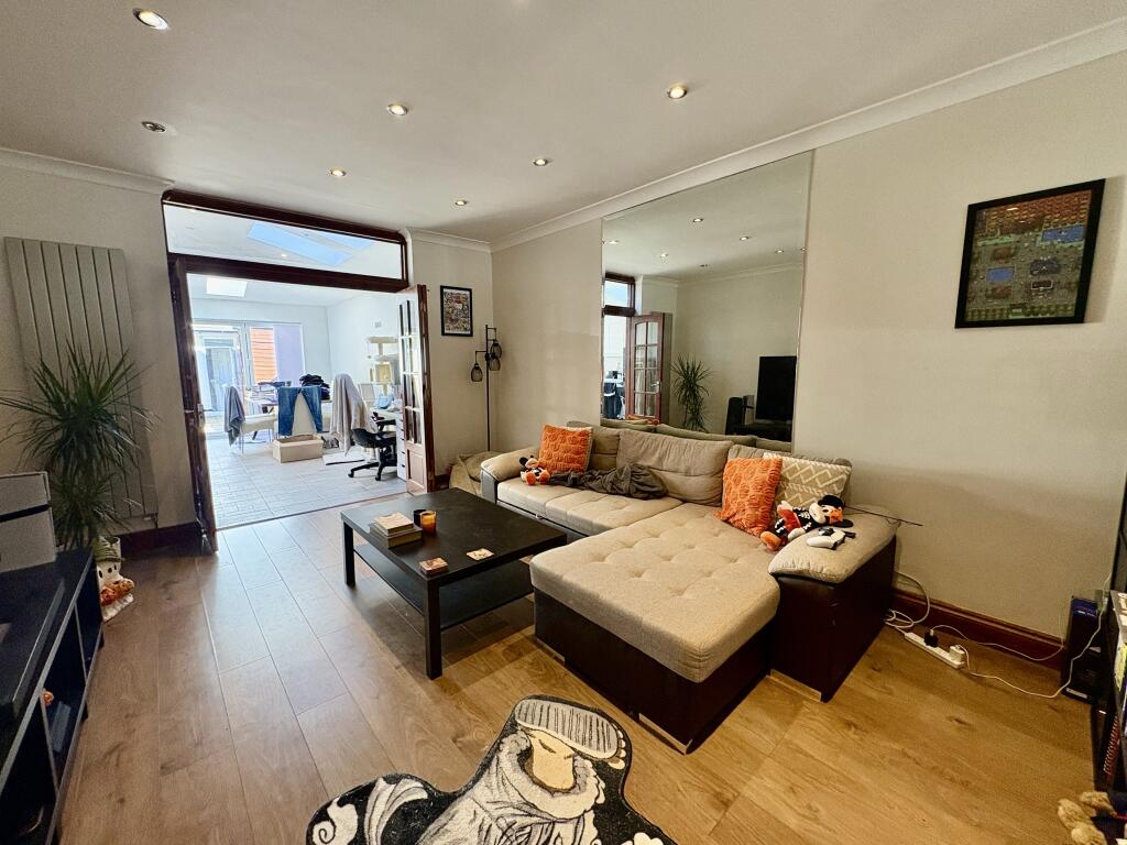 Apartment in Harrow - View 2