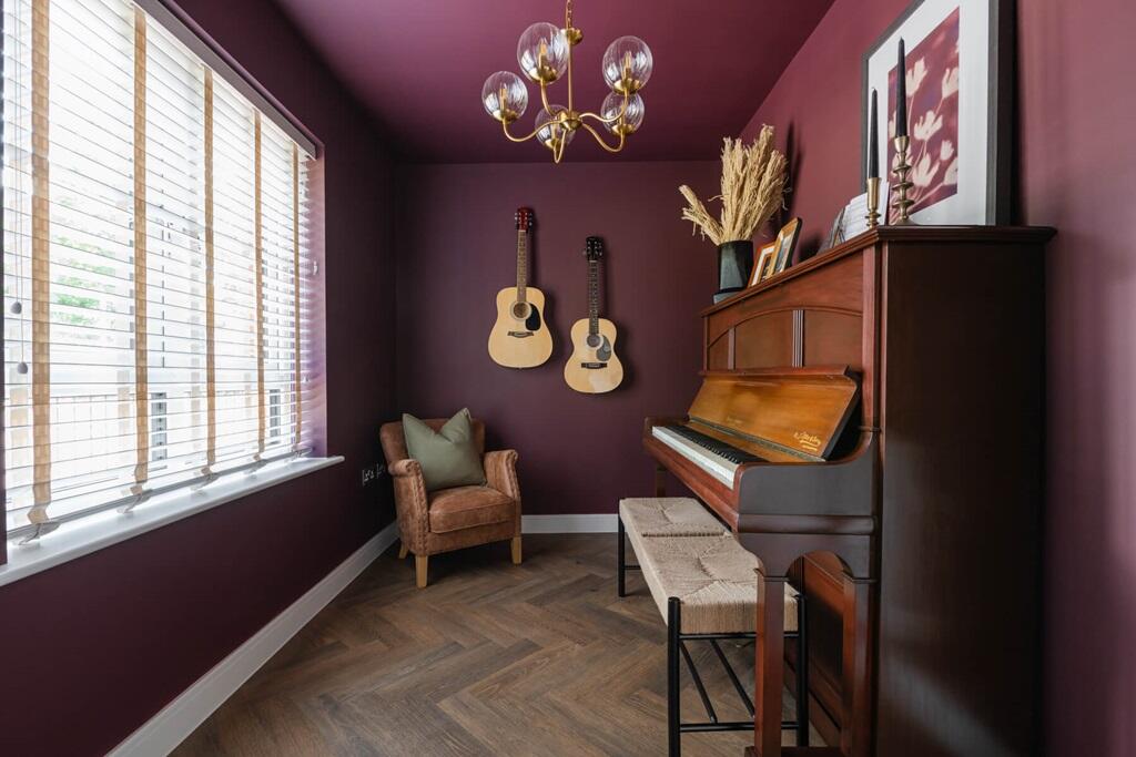 House in Mole Valley, Dorking - View 5