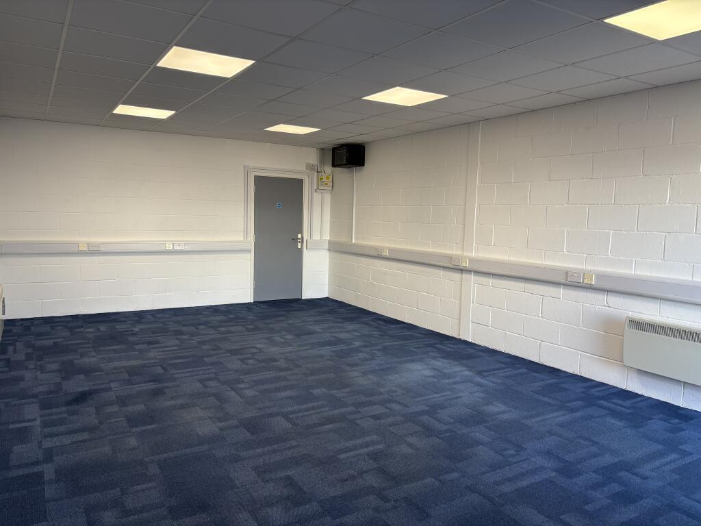 B7 office/studio available