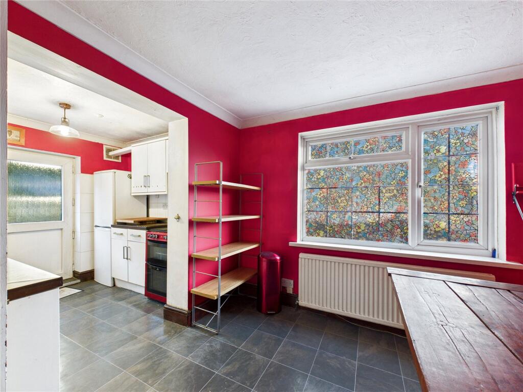 218 Greenstead Road photo 3