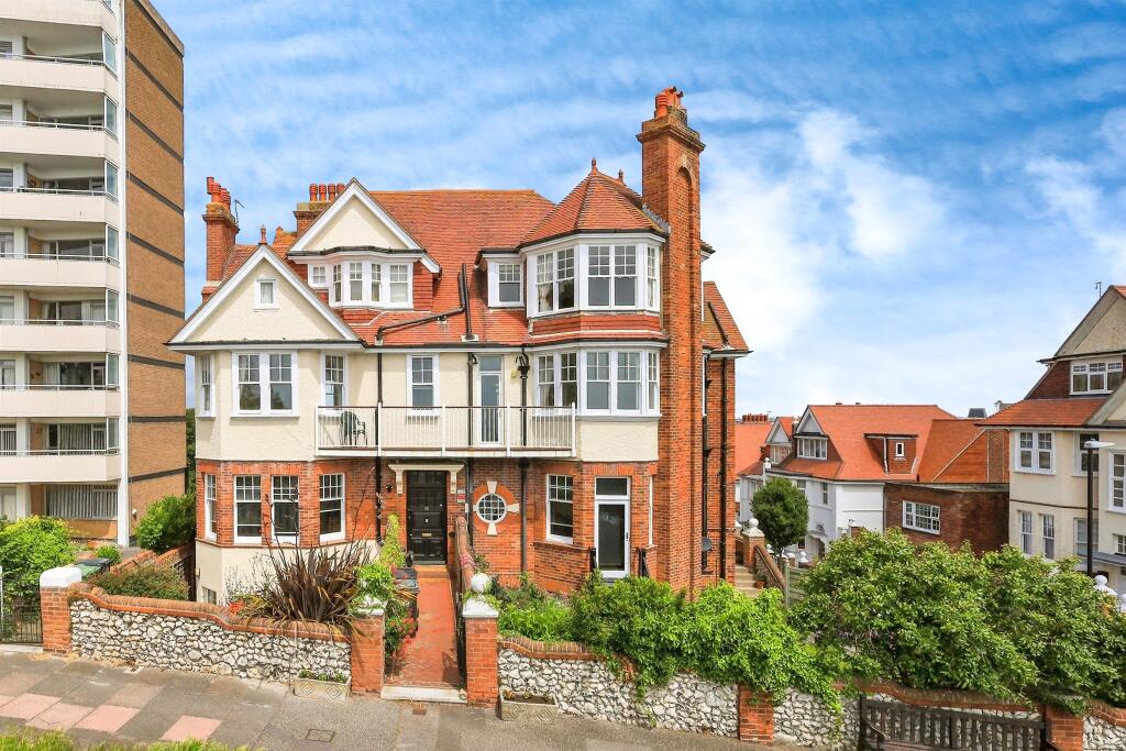 3-bed flat on South Cliff Avenue, Eastbourne, £275,000