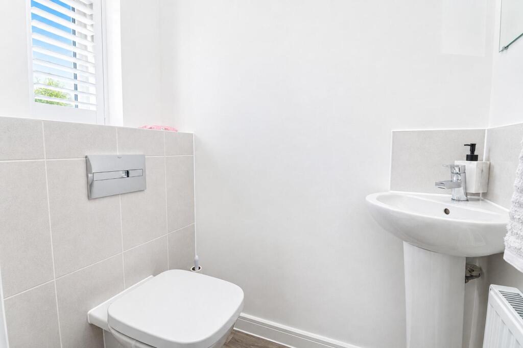 House in Braintree, Hatfield Peverel - More