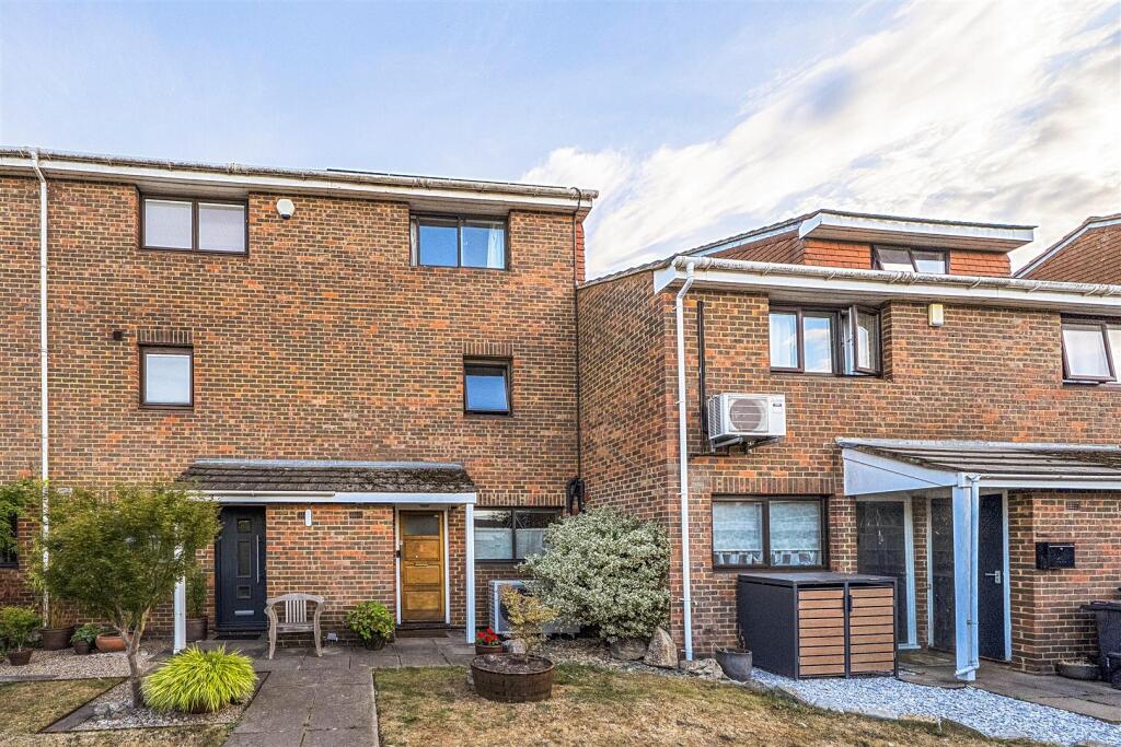 Main image of property: St. Stephens Close, Caversham, Reading