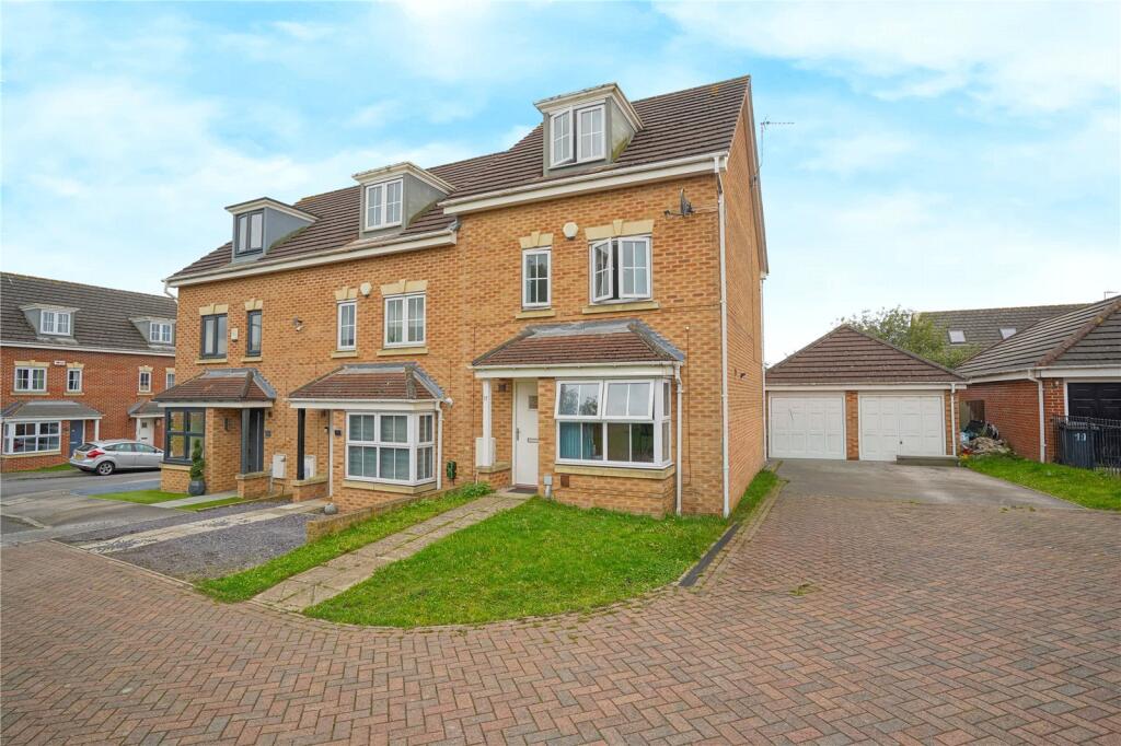 4-bed terraced on Silverwood Close, Sunnyside, Rotherham, South Yorkshire, S66, £220,000