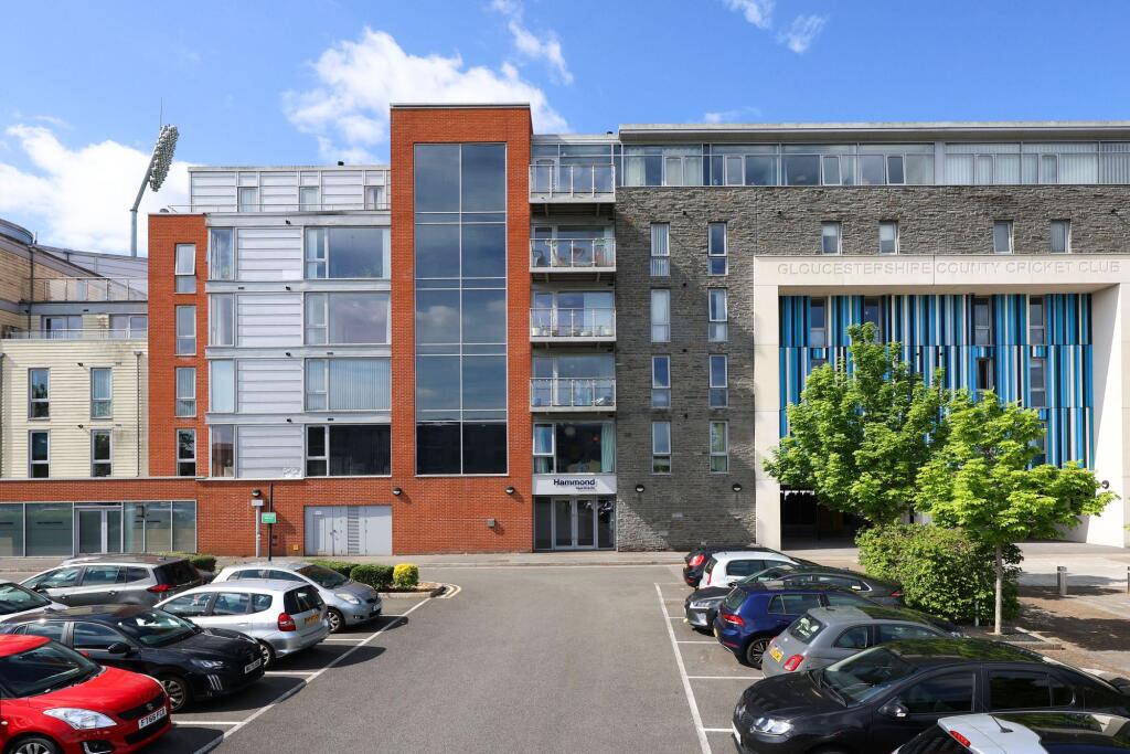 2-bed flat on College Road, Bishopston, BS7, £275,000