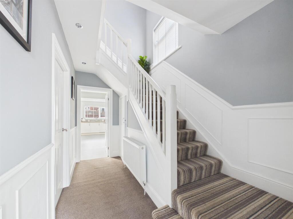 The Broadway, Cullercoats - More
