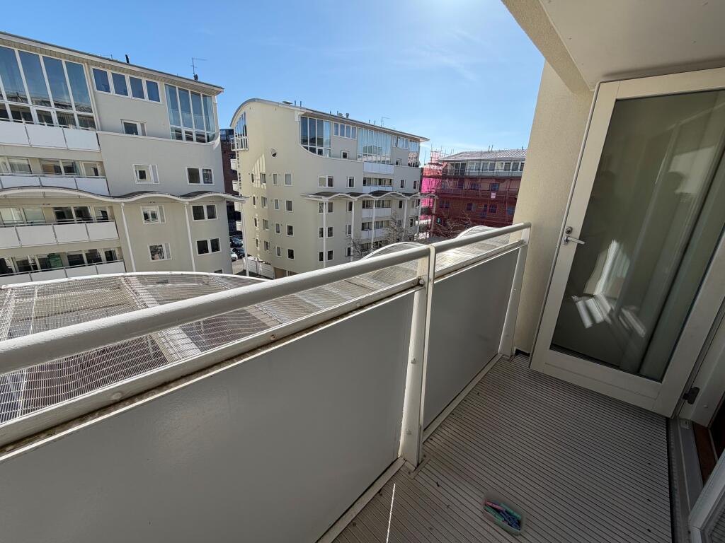 Main image of property: Royal Quay, L3