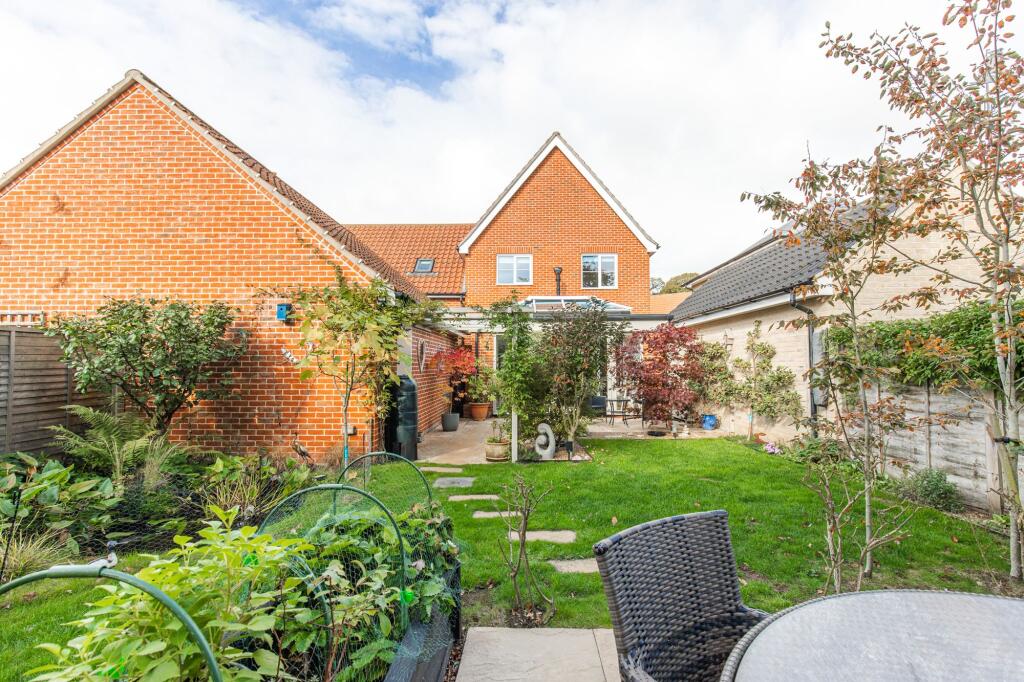 Spacious Family Property with Orangery, Ideally Located in Holt photo 4