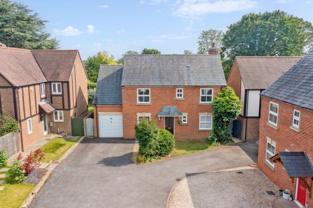 4-bed detached on Anna Pavlova Close, Abingdon, OX14, £600,000