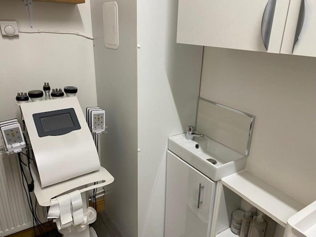 Additional image 6 of Leasehold Tanning Salon & Beauty Rooms, Bristol Road South, Birmingham, B31 2PE