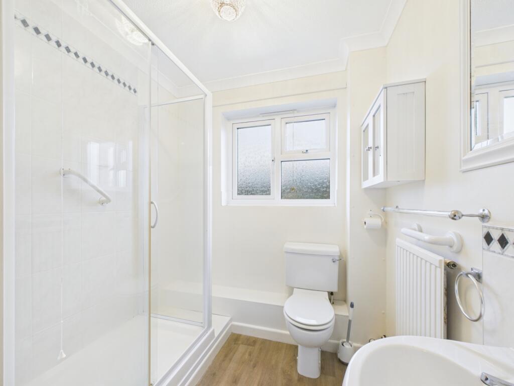 Apartment in Gloucester - View 4