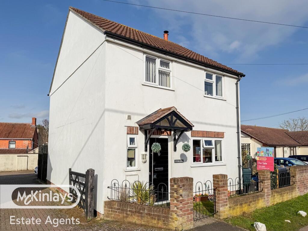 Main image of property: Modern 3 bedroom Detached Home with Garden & Parking in Middlezoy