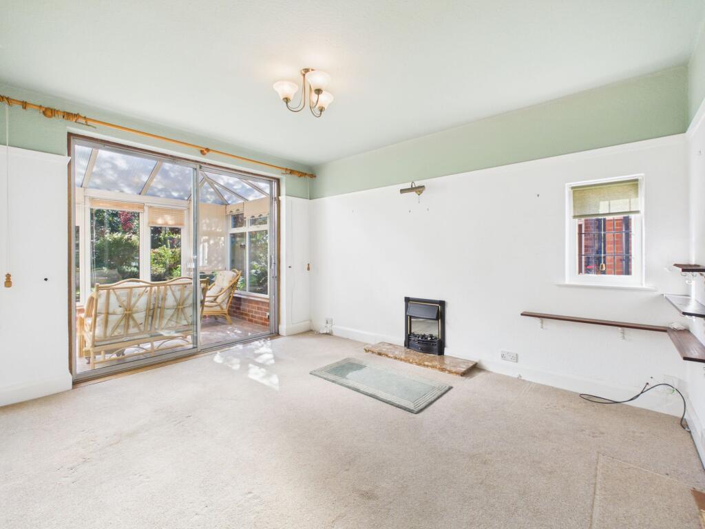 House in Gedling, Nottinghamshire - View 5