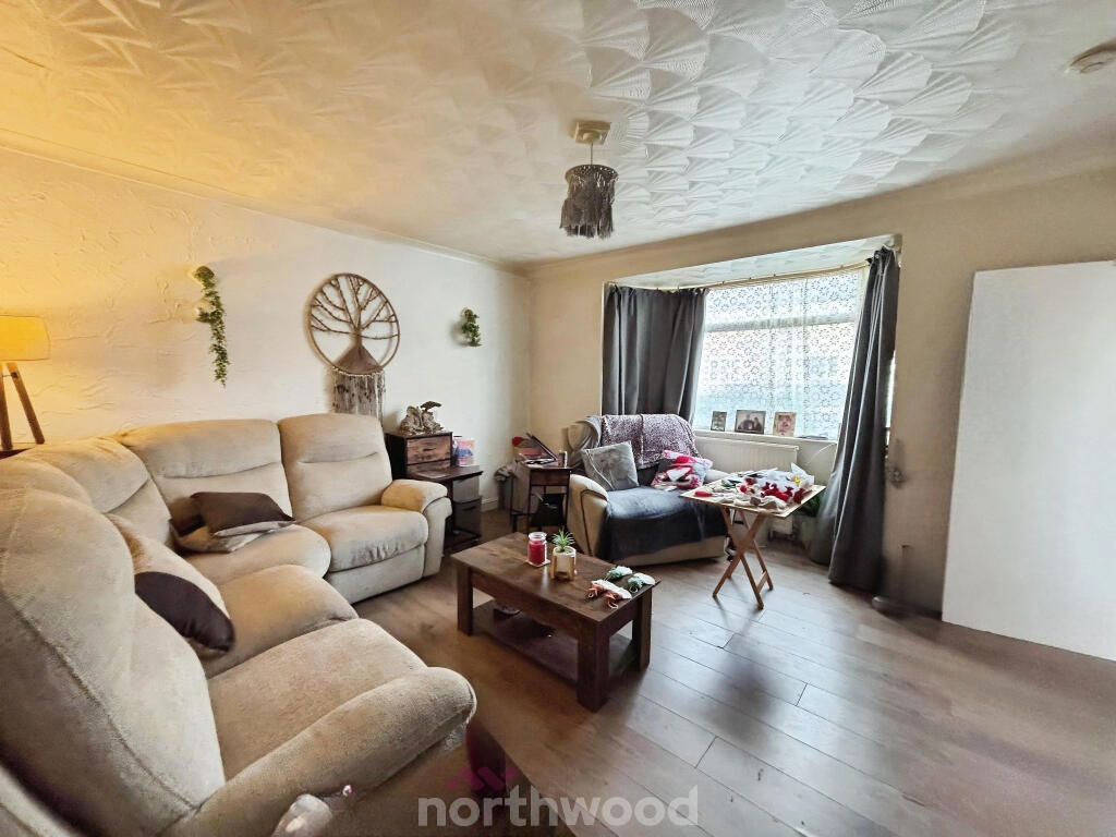 House in Wakefield, Hemsworth - View 4