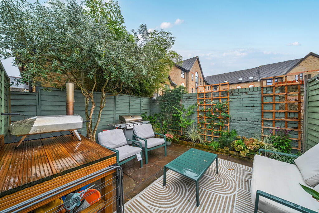 Apartment in London, South Wimbledon, Merton Park - View 5