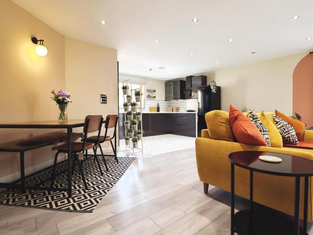 Apartment in Cardiff - View 4
